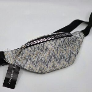 Jane & Berry Metallic Silver Chevron Belt Bag Fanny Pack Crossbody NWT (Read Fla